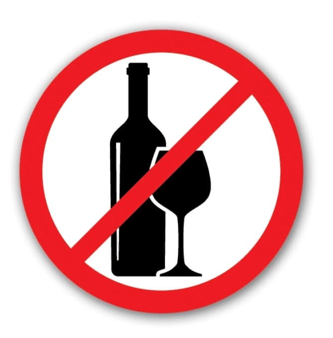 He doesn t drink alcohol. Распитие спиртных напитков запрещено. Спиртные напитки запрещены. Распитие алкогольных напитков запрещено.